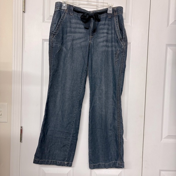 Eddie Bauer Embroidered Denim Wide Leg Trouser Jeans Sz 10P - Picture 1 of 4